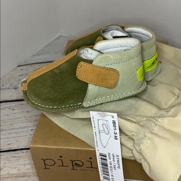 NIB pipit suede baby/toddler shoes - Picture 3 of 8